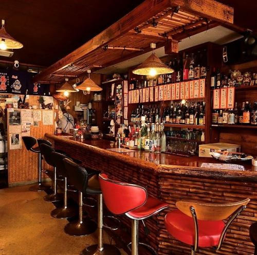 お一人様も大歓迎！カウンターで楽しむ憩いのひととき