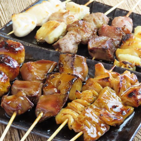 [◇Perfect for eating!◇] Enjoy with salt or sauce! Large, exquisite skewers prepared in-house (starting from 143 yen each including tax)