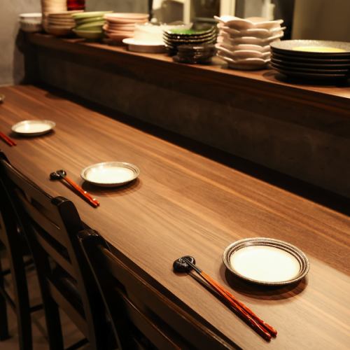 <p>【カウンター完備】お一人様でのご来店も歓迎しております。サク飲みにもお使いください。</p>