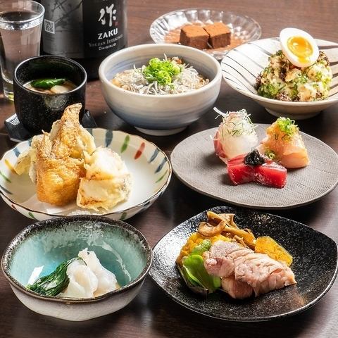 120分飲み放題付きコースは旬の鮮魚や肉料理などもりだくさん！