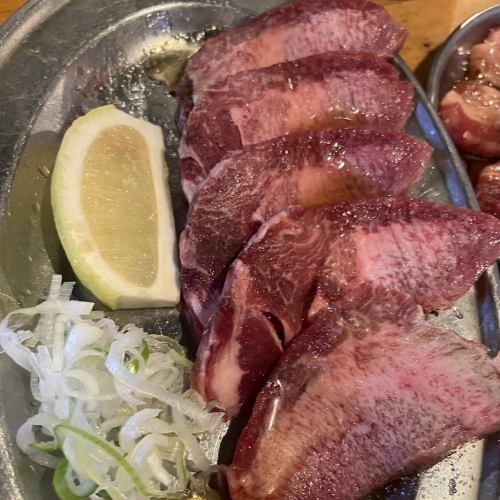お肉のおともにお酒も充実◎
