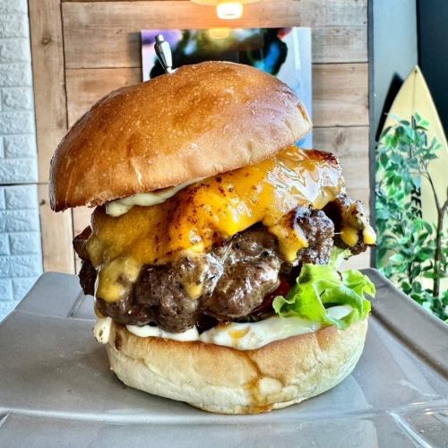 そのまんま肉チーズバーガー（肉120g）