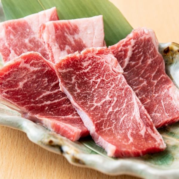 【広島名物を堪能】海鮮だけじゃない！肉料理も満載の当店でお酒が進む大人気の国産牛こうね炙り♪