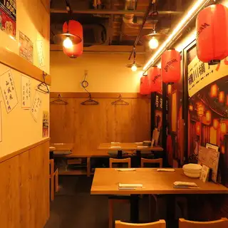 2名様～の少人数のご宴会も承ります。飲み放題付コース各種ご用意。