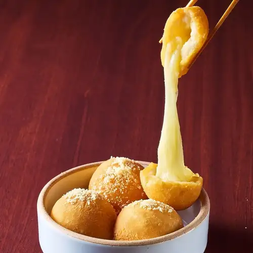 【チキンのお供に!】のび~るチーズボール