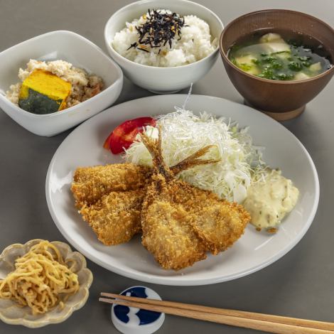 ≪深情又營養≫ 鯖魚公開套餐 850日元（含稅）