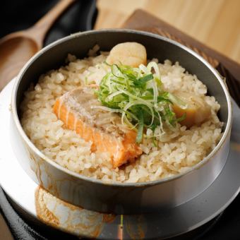 Scallop and salmon rice pot