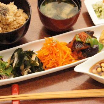 SUMI-BIO Evening lunch set 2,900 yen ◆Includes two desserts (available on the day)