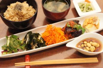 SUMI-BIO Evening Lunch Set 3,200 yen ◆ Includes two desserts and a soft drink (available on the day)