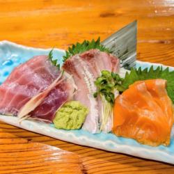 Assortment of 3 kinds of sashimi