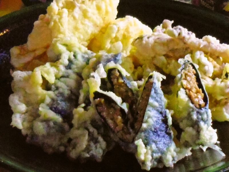 Assortment of 3 kinds of tempura (natto tempura, mountain tempura, geso tempura)