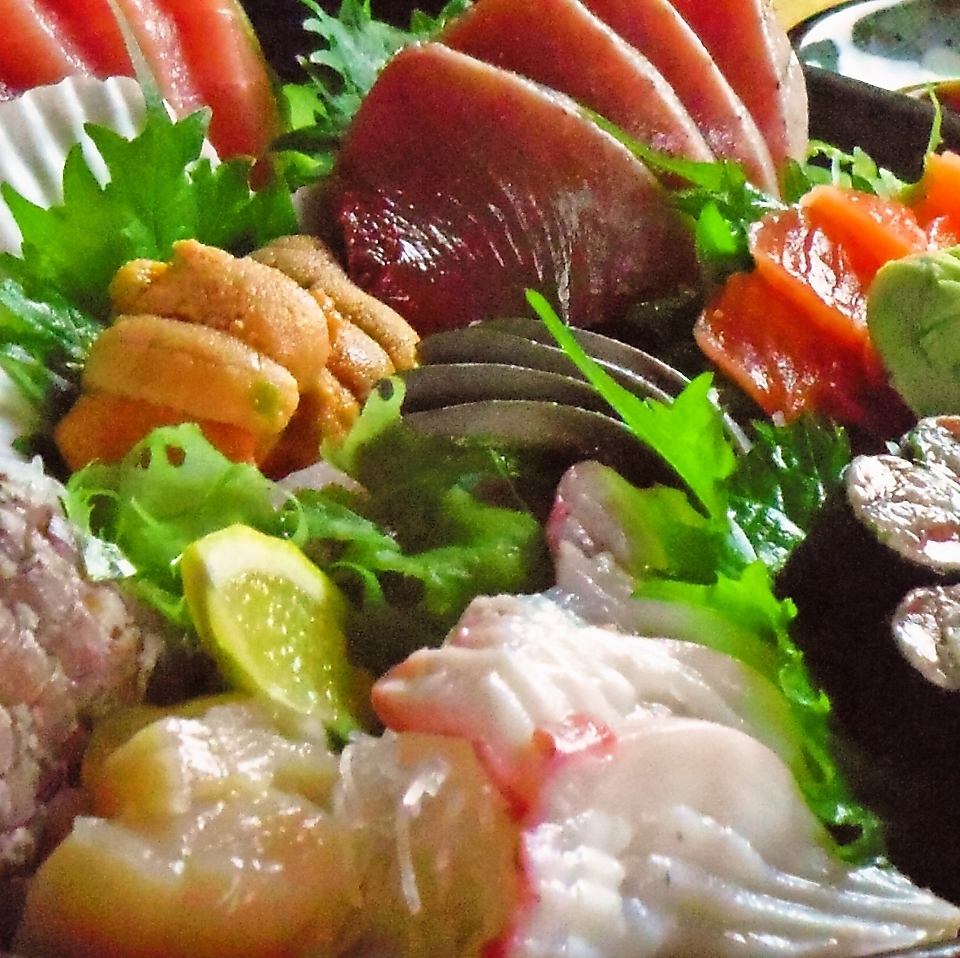 鮮度抜群の刺身盛り合わせが自慢！旬の海の幸を心ゆくまで堪能♪
