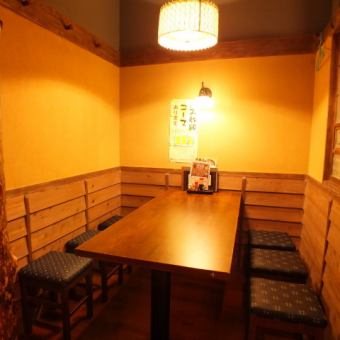 There are many private rooms in the back of the store! Up to 6 people ☆ If you wish, please contact us by phone!