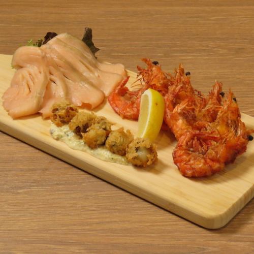 Assortment of 3 kinds of seafood