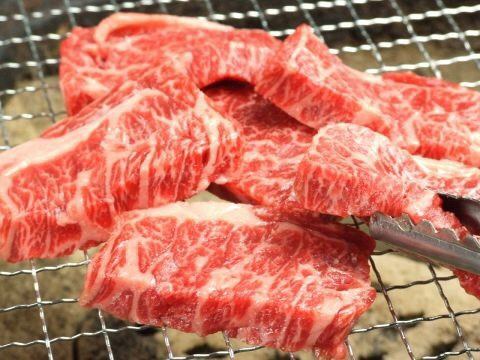 [Daikoku Kalbi] 715日元！其他烤肉菜单也丰富♪享受各种精心挑选和采购的肉类♪