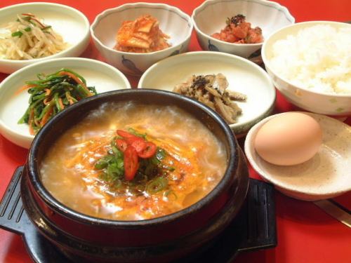 Sundubuchige set meal (lunch): the most popular daytime of spicy ♪