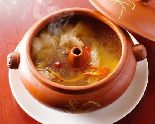 Collagen-rich steam pot medicinal soup
