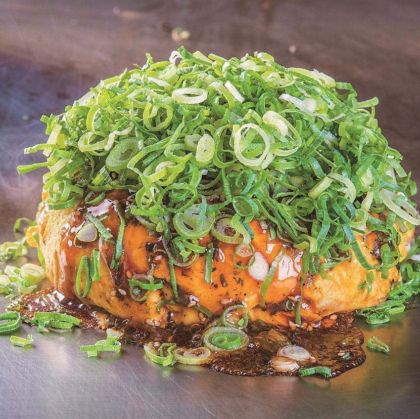 Enjoy teppanyaki with a hearty "3D okonomiyaki"!