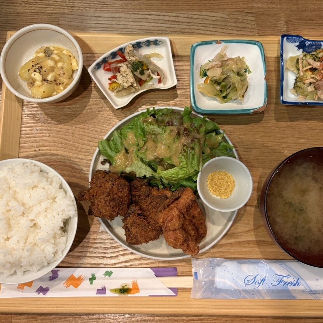 店主厳選の釣魚も。日替わり創作イタリアンおばんざい。