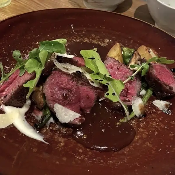 全国から仕入れる厳選肉を使用！炭火の香ばしさと肉の旨味を愉しむ「厳選肉の炭火焼き」