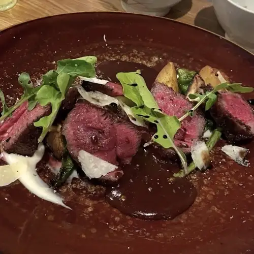 全国から仕入れる厳選肉を使用！炭火の香ばしさと肉の旨味を愉しむ「厳選肉の炭火焼き」