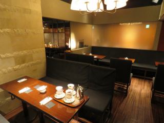 ディナーの最後は別室でデザートとコーヒー・紅茶を