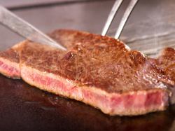 特撰黒毛和牛【A-5】サーロインステーキ(200g)