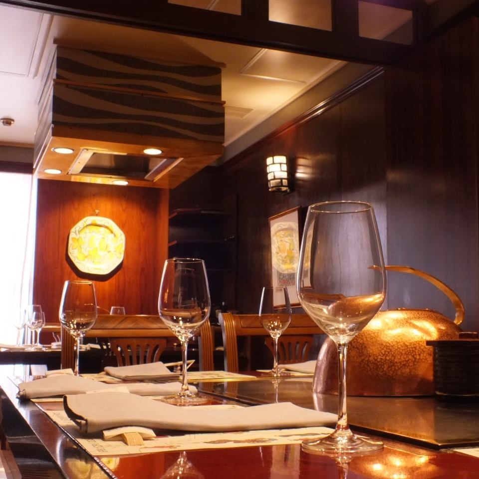 とっておきの日に…デートにご利用いただけるお席もご用意。