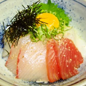Seafood rice (sashimi pickled rice bowl)