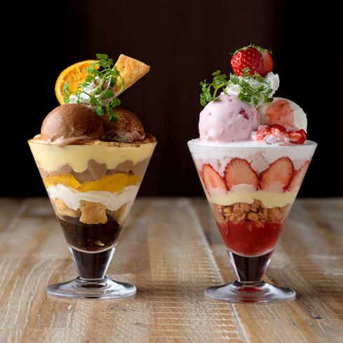 スイーツ×お酒のペアリングもお勧め♪カフェメニューも豊富！