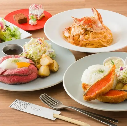 種類豊富なランチコース♪サラダバーや単品ランチも取り揃え!