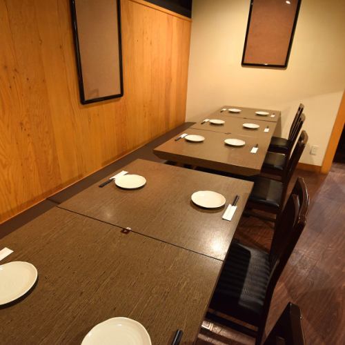 [Semi-private room] We have semi-private room seats that are suitable for medium-sized groups.