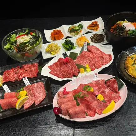 Our most popular! Standard course with two types of premium, rare cuts of Wagyu beef.