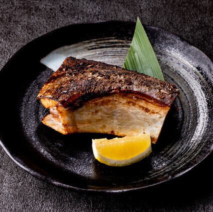 まぐろカマ煮炙り焼き