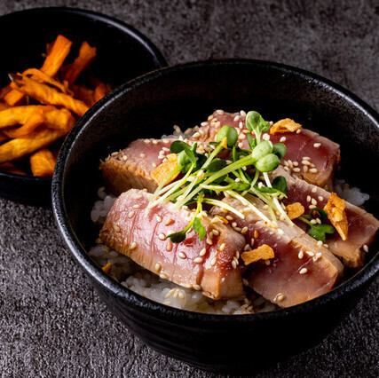 本まぐろ炙り丼