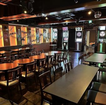 貸切時レイアウトの一例です。人数やご希望に応じてお席の配置を行います。