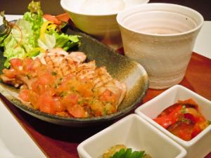 本日のメインディッシュ・本日のデリ2種・スープ・ライス