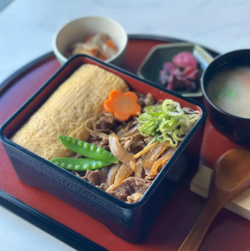 だし巻きと牛めし重