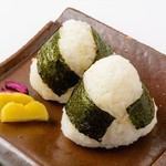 Rice balls (2 pieces)