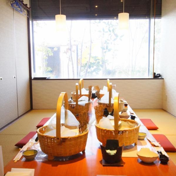 【創業昭和52年「ごちそう」が楽しめる海鮮茶屋うを佐】刺身・寿司・御膳・しゃぶしゃぶ・会席・うどん・そば・丼物まで幅広いメニューをご用意。お昼から夜まで営業しており、お食事からご宴会まで様々なシーンにご利用頂けます。徹底した食材へのこだわり。安全安心と本物の素材をご提供致します。 