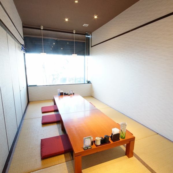 【お祝い・法事・会食にもお喜び頂けるおもてなしの料理と空間】ご親族やご友人をおもてなしする際のお食事にも最適な会席料理をご用意しております。ゆったりとした個室で、お寛ぎいただけます。