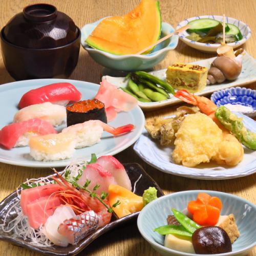 【花套餐】全8道菜 生鱼片、油炸食品、煮食等 4400日元（含税）