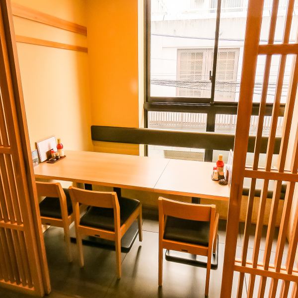 [Semi-private rooms] Private rooms overlooking the back alleys of Kagurazaka are small and spacious, making this a perfect place for important entertainment and dinner.Important meetings will progress harmoniously while tasting a higher-grade creative cuisine.