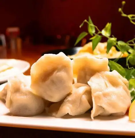 【バリエーション豊富】定番から高級食材まで約20種が揃う本場のもちもちジューシーな東北水餃子