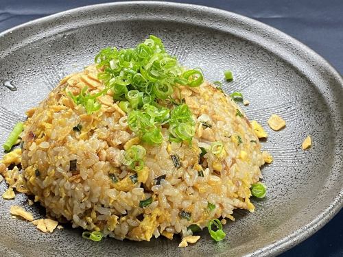 Crispy garlic fried rice/Takana grilled rice/Jacob and Hiroshima greens fried rice