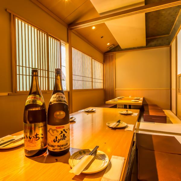 We have private rooms with sunken kotatsu tables that can be used for dates or group dates in Shinjuku.The sophisticated and spacious space is a big hit with women too!