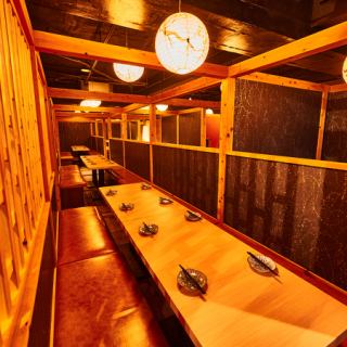 The seats are impressive with softly lit indirect lighting based on a Japanese theme! Please relax in the calming atmosphere created by the lighting.