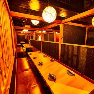 The seats are impressive with softly lit indirect lighting based on a Japanese theme! Relax and enjoy the calming atmosphere created by the lighting.