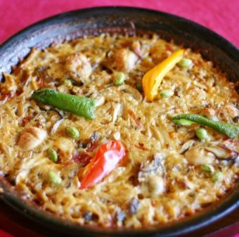 “廣島縣宮島市的牡蠣蘑菇海鮮飯”