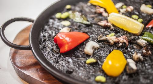 墨魚汁海鮮飯